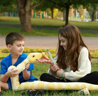Custom Giant Snake Kuscheltier mit 3 Babys und 2 Eiern Tröster aus Polyester Baumwoll stoff gefüllt mit PP Baumwolle