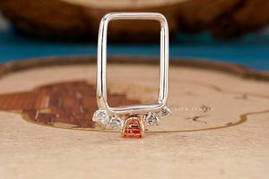 Anillo Elegante con 5 Piedras Engastadas, Joyería Artesanal Atemporal, Gemas Brillantes, Diseño Clásico, Anillos de Diamantes - Product Image 3