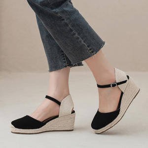 Sandales compensées à plateforme pour femmes, bout fermé, bride à la cheville, talon compensé, dessus en daim de vache, semelle extérieure en caoutchouc, fermeture à boucle, été - Product Image 4