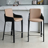 Tabouret de bar minimaliste italien avec dossier, tabouret de comptoir moderne et simple pour la maison, tabouret de bar haut en cuir de cheval