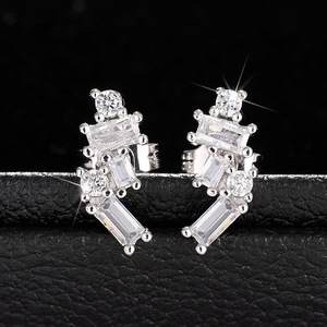 Orecchini Pendenti Geometrici a Quattro Punte con Zirconi, Placcati in Argento, Gioielli Vintage alla Moda per Donne - Product Image 3