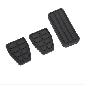 Haute qualité convient pour <span class=keywords><strong>VW</strong></span> <span class=keywords><strong>T4</strong></span> Transporter 1990-2003 caoutchouc de pédale d'embrayage de frein remplacer OEM 171721647 321721173 résistant à la chaleur - Product Image 3