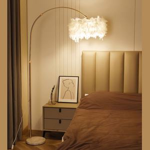 Lampadaire Plume de Fer Moderne LED E26 Ra80 1600 Lumens, Luminaire Vertical Designer à Intensité Variable Blanc Chaud pour Salon et Chambre - Product Image 1
