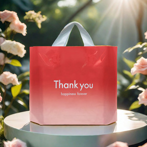 Sac fourre-tout en plastique poly avec logo personnalisé, sacs cadeaux à provisions découpés avec poignées à boucle souple pour magasin de vêtements au détail - Product Image 4