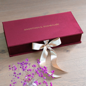 Caja <span class=keywords><strong>de</strong></span> Regalo <span class=keywords><strong>de</strong></span> Cartón Magnética <span class=keywords><strong>de</strong></span> Lujo Personalizada, Caja <span class=keywords><strong>de</strong></span> Embalaje <span class=keywords><strong>de</strong></span> Ropa Plegable <span class=keywords><strong>de</strong></span> Terciopelo Rojo con Cierre Magnético, Cajas <span class=keywords><strong>de</strong></span> Regalo <span class=keywords><strong>de</strong></span> Gamuza Plegables - Product Image 1