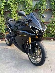 Yamaha R1 d'<span class=keywords><strong>occasion</strong></span>, moto sportive à essence avec TCS, cylindrée 1000 cm³, vitesse >290 km/h, trois plans de puissance - Product Image 1