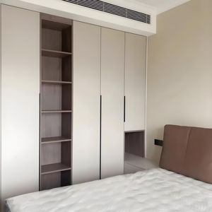 Armoires de chambre à coucher modernes personnalisées de haute qualité, fabrication en usine avec porte coulissante - Product Image 1