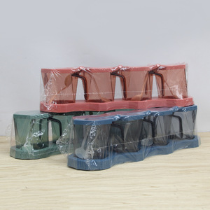 Lot <span class=keywords><strong>de</strong></span> 4 pots à épices ronds en plastique <span class=keywords><strong>de</strong></span> haute qualité pour cuisine, vente en gros, collection saisonnière, pour le stockage des assaisonnements - Product Image 1