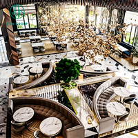 Banc de canapé en bois de tissu incurvé de meubles commerciaux modernes personnalisés pour l'hôtel et le café haut de gamme pour les cabines de café et de restaurant