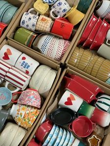 Vendu au poids, en gros, produits en céramique assortis et colorés, <span class=keywords><strong>lot</strong></span> de <span class=keywords><strong>vaisselle</strong></span> mixte, <span class=keywords><strong>assiettes</strong></span>, bols, tasses, prix bas - Product Image 6