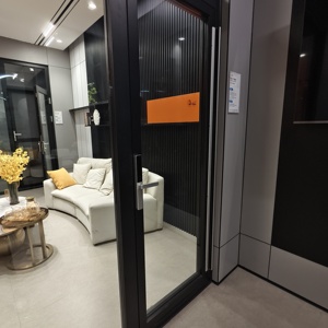 <span class=keywords><strong>Porte</strong></span> battante en verre et aluminium HUADA, <span class=keywords><strong>porte</strong></span> à charnières à économie <span class=keywords><strong>d</strong></span>'énergie, <span class=keywords><strong>porte</strong></span> à une seule vanta, style français, <span class=keywords><strong>double</strong></span> vitrage, <span class=keywords><strong>porte</strong></span> <span class=keywords><strong>d</strong></span>'<span class=keywords><strong>entrée</strong></span> à charnières avec stores - Product Image 3