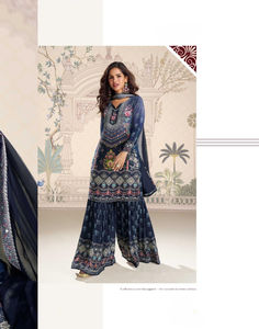 Traje Sarara de Seda Crepé Real de Primera Calidad, Estilo Completo y Elegante, Top con Bordado de Espejo, Gharaara y Dupatta - Product Image 1