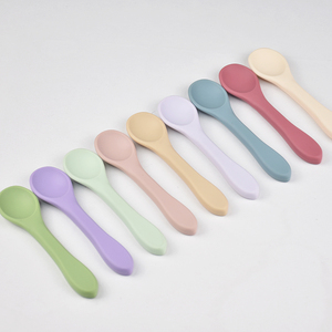 Juego de tenedor y cuchara de silicona de grado alimenticio para bebé, utensilios de entrenamiento para niños pequeños sin BPA, cubiertos reutilizables ecológicos, aptos para lavavajillas y microondas - Product Image 3