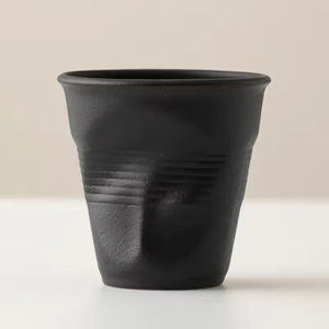 Tasse en papier 3D Design <span class=keywords><strong>Tasses</strong></span> pincées réutilisables Tasse <span class=keywords><strong>à</strong></span> <span class=keywords><strong>café</strong></span> créative et irrégulière <span class=keywords><strong>Tasses</strong></span> <span class=keywords><strong>à</strong></span> expresso Tasse en poterie froissée - Product Image 5