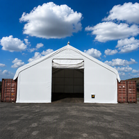 Tente conteneur industrielle 12x12m à double poutre et toit en pente, bâtiment de stockage préfabriqué en tissu, avec mur arrière et porte enroulable, pour garage automobile