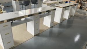Table de bureau à ongles blanche marbre sur le dessus professionnelle pour <span class=keywords><strong>salon</strong></span> de <span class=keywords><strong>manucure</strong></span> <span class=keywords><strong>manucure</strong></span> Table et chaise de luxe moderne pour ongles - Product Image 3