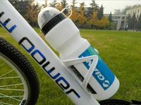 Bouteille d'eau de sport en plastique personnalisable avec logo gratuit, bouteille d'eau pour vélo