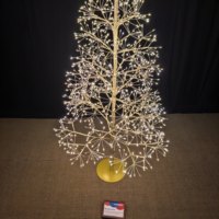 Robuste Metall-Feiertagsdekoration für Innen- und Außenbereich, Stabile Eisenkunst-Tannenbaum-Beleuchtung, Hochglänzende Festliche Leuchte