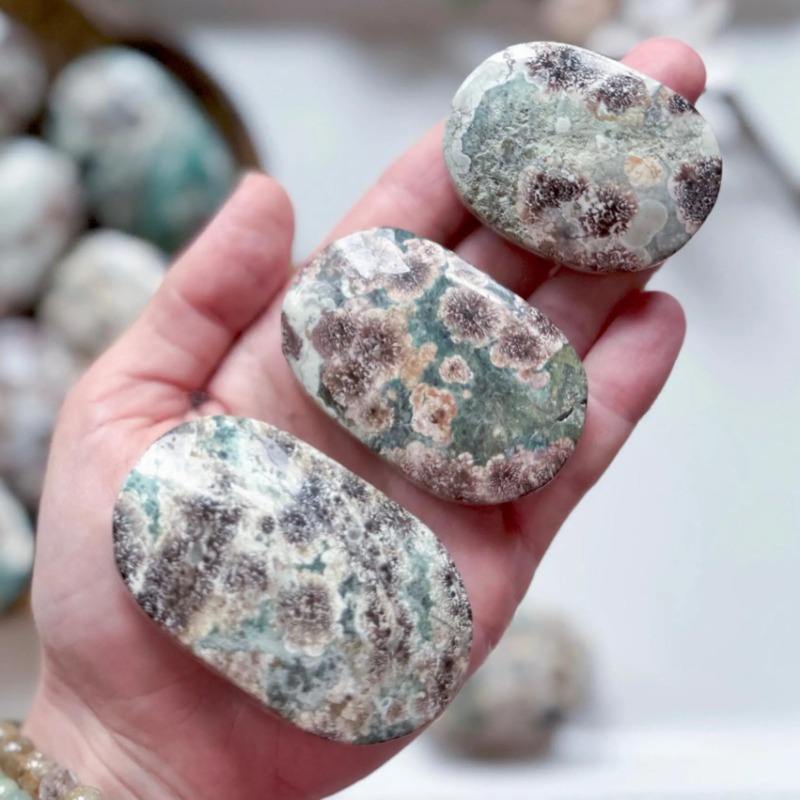 หินปาล์มอาเกตดอกซากุระสีเขียว