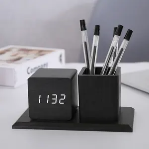 Jam Alarm LED Digital Kayu dengan Pemegang Pena Jam Meja Kantor Logo Hadiah Promosi Jam Meja Kayu Desain Baru Khusus
