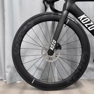 Bicicletta da Corsa KOZO in Fibra di Carbonio 700C con Freni a Disco Idraulici Sensah 24S, Leggera, OEM - Product Image 6