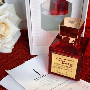 Envío desde EE. UU. 2-5 Días, Lujoso Perfume Rojo Cuadrado 540 Eau de Parfum en Spray, 100 ml, Aroma Floral para Mujer, Larga Duración, Uso Diario Moderno - Product Image 4