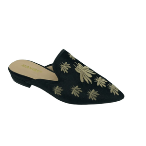 Vente en gros de mules brodées en daim de haute qualité pour pantoufles pour femmes talon plat bout pointu résistant poids léger - Product Image 1