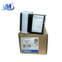 Contrôleur de température d'origine E5CC-RX2ASM-801 avec fonctions de sécurité et fixation par connecteur
