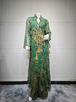 Robe longue musulmane de luxe multicolore à volants dorés en mousseline de soie de Dubaï 2026 avec ceinture perlée, col en V et manches évasées – Tenue modeste