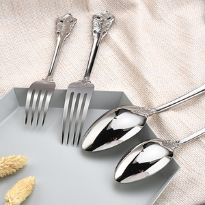 ชุดมีดสแตนเลสเครื่องเงินพร้อมหูจับสุดหรูทำจากเงินชุบทอง - Product Image 4