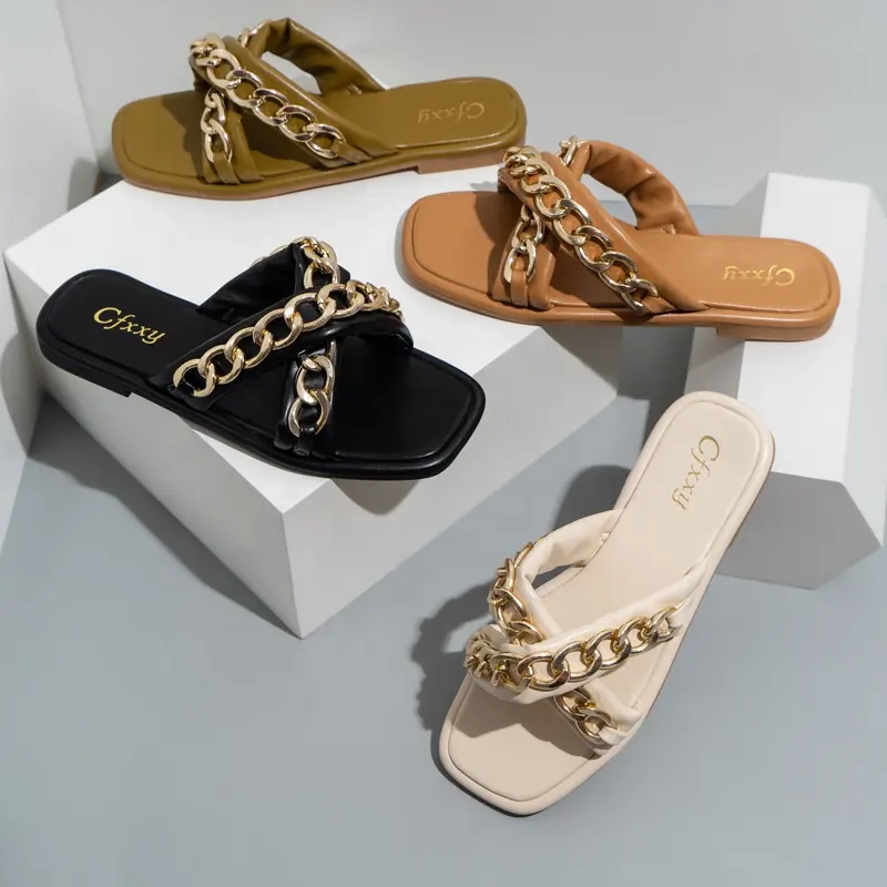 Fabrika yaz bayanlar moda tasarım Metal zincir çapraz kayış terlik serin bayan Slides ayakkabı