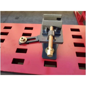 Machine de redressage de châssis robuste pour la réparation de carrosseries de véhicules accidentés - Product Image 2