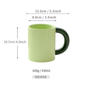 Mug en céramique sur mesure, finition mate, design bicolore avec poignée, parfait pour offrir en cadeau, ensemble cadeau pour couple DB2058 - Product Image 2