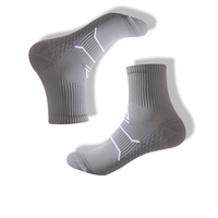 Personnalisez vos propres chaussettes de sport en coton pour hommes, avec logo personnalisé, couleur unie, en gros
