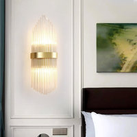 Lampe murale LED en cristal minimaliste postmoderne de luxe léger. Appliques murales LED dans le salon, la chambre, le couloir, l'hôtel