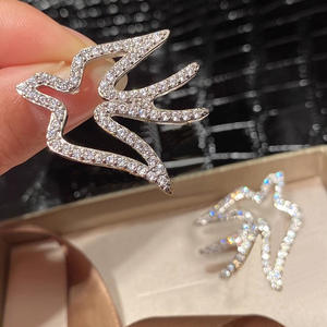 Orecchini con Diamanti Bianchi Champagne, Gioielli Minimalisti in Oro Bianco con Taglio Brillante Rotondo per Uso Quotidiano, Diamanti Naturali - Product Image 5