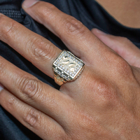 Bague Homme en Gros, Plaqué Or, Texture Pépite, Entièrement Pavée de Zircons, Panneau Octogonal Carré, Style Hip Hop, Bijou de Doigt Unisexe Personnalisé