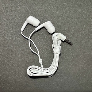 Auriculares intrauditivos blancos perlados, auriculares desechables, paquete de auriculares con cable para autobús/tren/avión/escuela/Turismo/regalo - Product Image 3