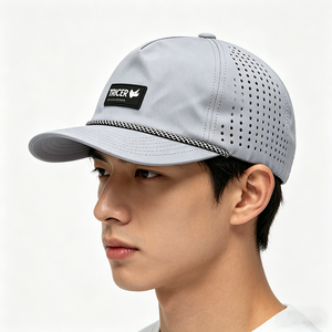 หมวกเบสบอลแบบ unisex ผ้าทวิลล์เจาะรูด้วยเลเซอร์ แห้งเร็ว น้ำหนักเบา ดีไซน์ 5 ชิ้น พร้อมตัวล็อคโลหะ - Product Image 1