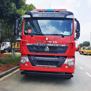 HOWO 4x2 <span class=keywords><strong>bois</strong></span> forêt incendie sauvetage <span class=keywords><strong>camion</strong></span> éclairage feu tendre 8000 litres lutte contre l'incendie <span class=keywords><strong>camion</strong></span> prix - Product Image 2