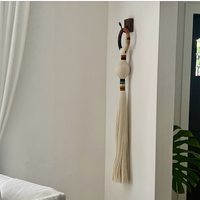 Décoration murale en macramé artisanal bohème avec anneau en bois pour l'intérieur de la maison