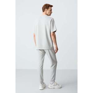 Conjunto Deportivo de Algodón Stone para Hombre, Corte Holgado, Informal, Transpirable, Ropa Deportiva Básica, Estilo Adulto - Product Image 1