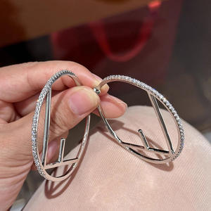 Orecchini a Cerchio Geometrici in Oro Bianco E4867, Gioielli Minimalisti Unisex - Product Image 3