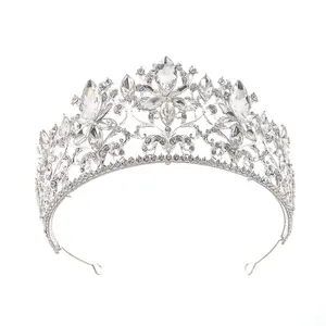 Factory Wholesale cheap gold rhinestone metal bridal wedding tiaras silver princess girl model crowns