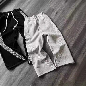 2025 Großhandel Benutzerdefiniertes Logo Streetwear Lässige Baumwolle Übergroße Baggy Jogging Weite Beinpartie Gestapelte Seitenstreifen Sweathosen für Männer - Product Image 3