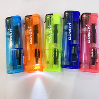 Briquet à gaz rechargeable LED coupe-vent le moins cher, briquet en plastique avec lumière LED pour le camping