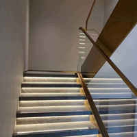 Escalier droit en acier inoxydable sur mesure, escalier en spirale intérieur avec marches en bois et garde-corps en verre