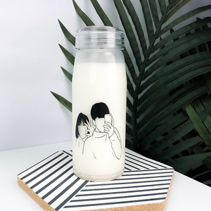 Infuseur à thé en Borosilicate Portable sans BPA, Design personnalisé, bouteille d'<span class=keywords><strong>eau</strong></span> en verre avec filtre, vente en gros, écologique, sport, ml - Product Image 1