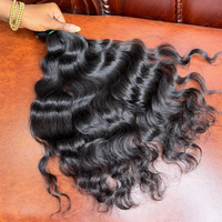 Lots de Cheveux Naturels Ondulés Bruts en Gros, Cheveux Humains Vietnamiens Vierges Non Traités Remy 100% Naturels, 10 à 36 Pouces