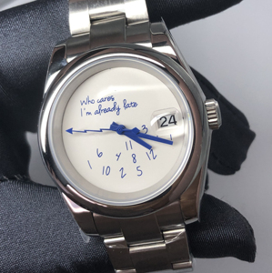 Reloj de Pulsera para Hombre de Acero Inoxidable con Esfera Blanca y Negra, Bisel Estriado y Fecha, Estilo Diseñador NH35, Colección Who Cares I'm Already Late - Product Image 4